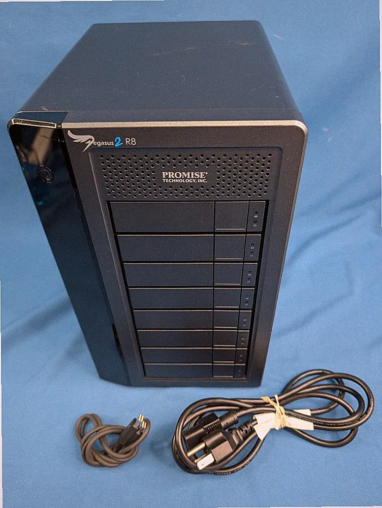 PROMISE PEGASUS 2 R8 THUNDERBOLT RAID STORAGE ARRAY - NO DRIVES