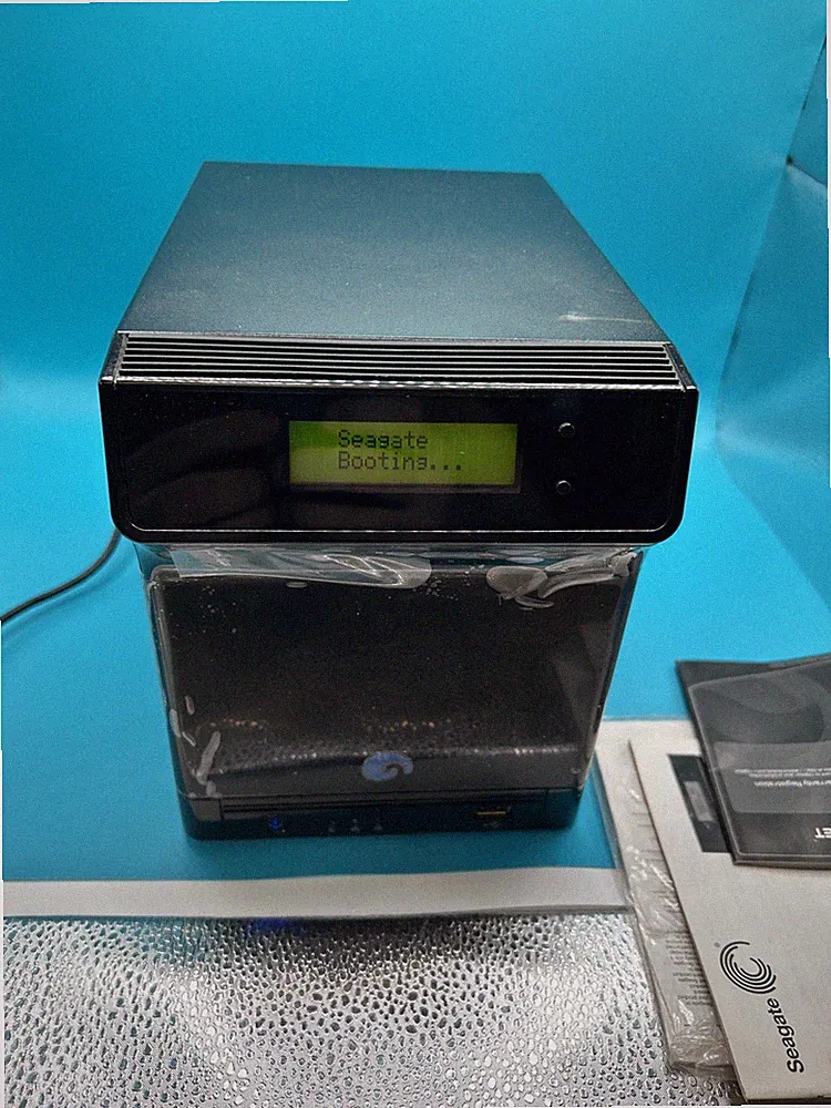 Seagate BlackArmor NAS 400 4-Bay Network Storage 4 1 TB - With Power Supply