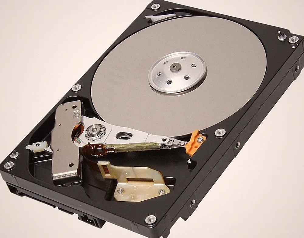 Toshiba DT01ABA200V 3.5" 2TB 5700RPM SATA 6Gb/s Internal HDD (M.Ref)